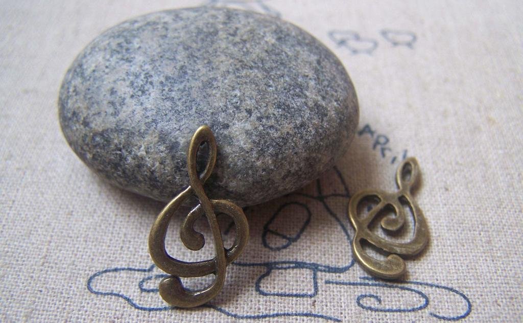 20 pcs Antique Bronze Treble Clef Music Note Charms  12x23mm A4860