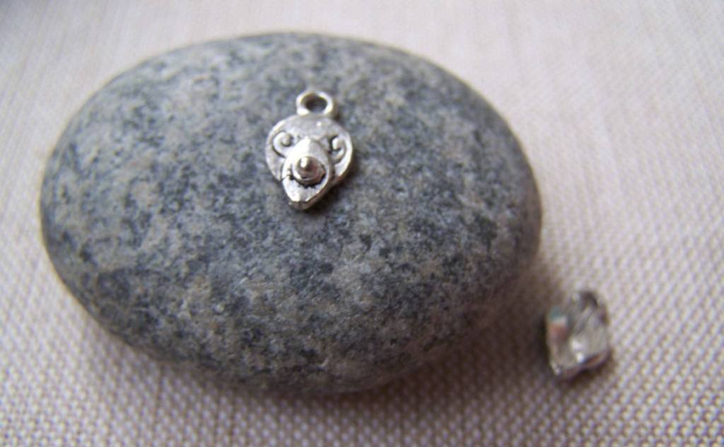 100 pcs Antique Silver Head Shaped Decoration Charms 7x12mm A1182