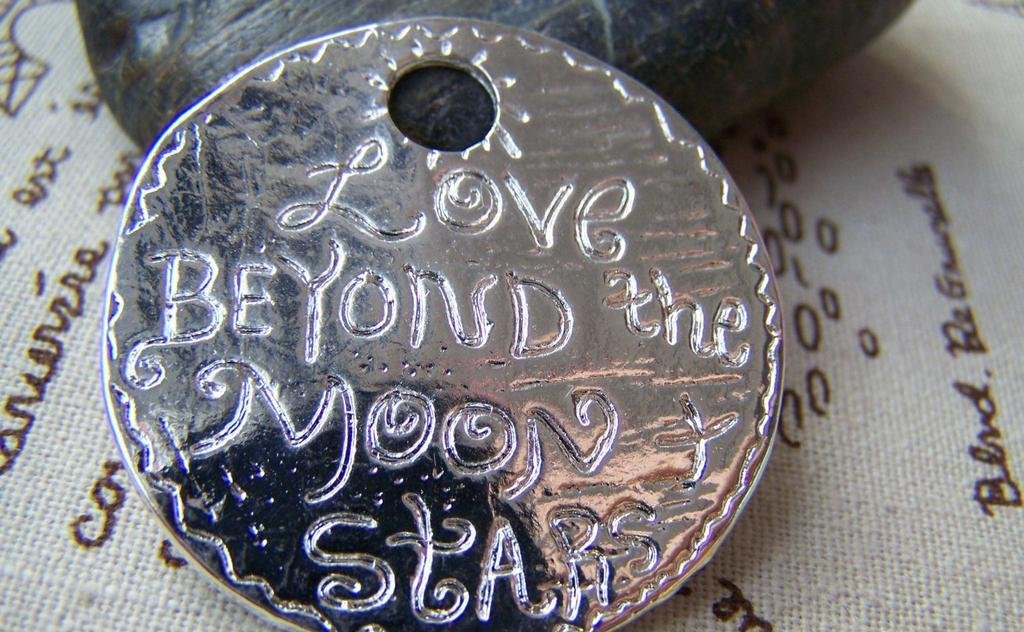 5 Silver Moon Round Pendants Charms 37.5mm A1645