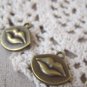 10 pcs Antique Bronze Kiss Lips Mouth Charms Double Sided A4684