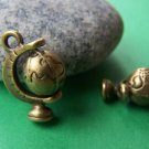 10 pcs Antique Bronze Rotating Globe Geography Charms Pendants A3400