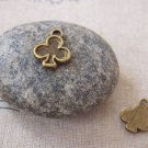 20 pcs Antique Bronze Gambling Poker Tiny Club Flower Charms A5265