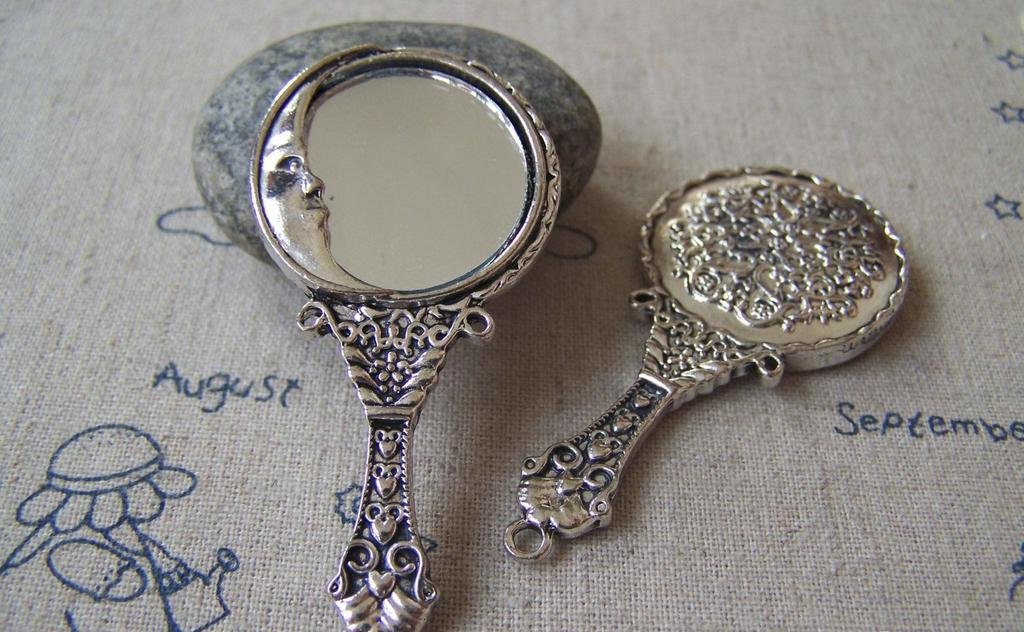 2 pcs Antique Silver Moon Face Hand Mirror Pendant 30x62mm A4244
