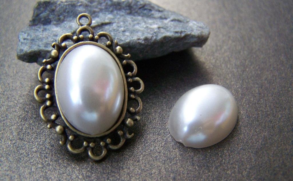 10 pcs Resin Pearl Color Oval Cameo Cabochons 13x18mm A3627