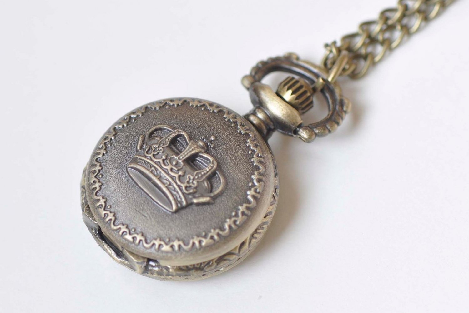 Antique Bronze Small Crown Round Pocket Watch Necklace Set of 1 A2809