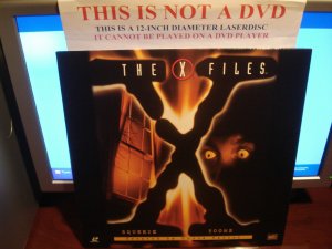 Laserdisc THE X FILES: SQUEEZE / TOOMS 1993/94 Gillian Anderson Lot#1 FS Sci-Fi LD