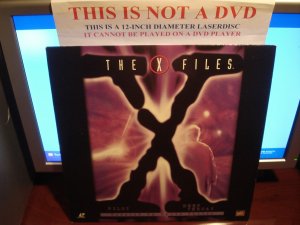 Laserdisc THE X FILES: PILOT / DEEP THROAT 1993/96 Gillian Anderson Lot#2 FS Sci-Fi LD