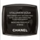 CHANEL 30  VITALUMIÈRE AQUA Ultra-Light Skin Perfecting Sunscreen Makeup  sample