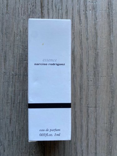 Essence Narciso Rodriguez Eau de parfum     0.03 oz    NIB