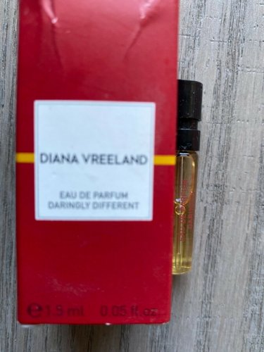 Diana Vreeland Daringly Different Eau de Parfum  0.05 oz