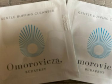 OMOROVICZA  Gentle Buffing Cleanser Sample  2ml , 0.07 oz