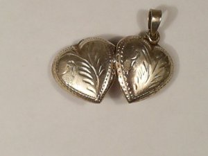Vintage Sterling Silver Locket Hearth Pendant