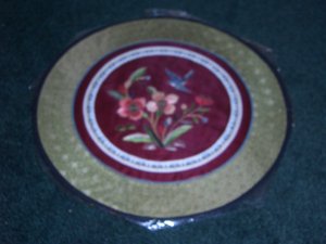 Round Tapestry with Bird & Flowers   *** FREE SHIPPING ***