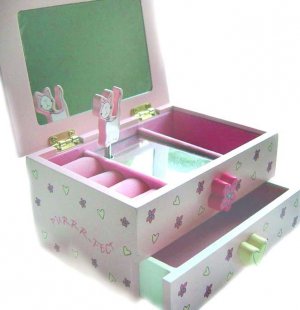 "Princess-Figurine" Musical Jewelry Box