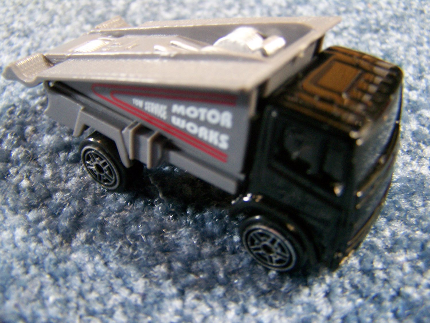 maisto tow truck