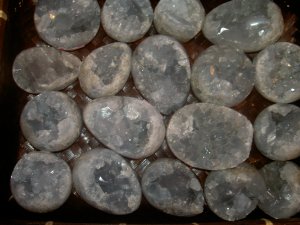 Celestite Balls - Decreases negativity, aids digestion. Eases eye problems
