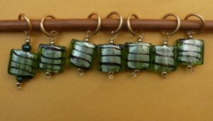 Stitch marker, knitting 6+1  lamp work glass square