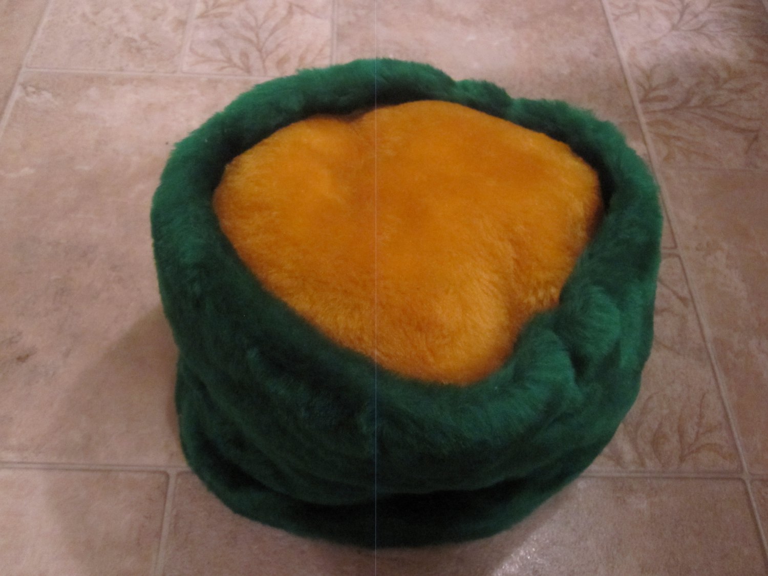 NEW similiar to Green Bay Packers (not official) green & gold colors winter faux fur hat