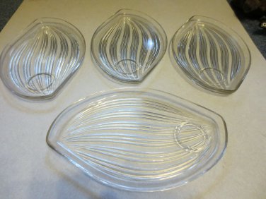4 VINTAGE CLEAR SNACK TRAY PLATES DISHES