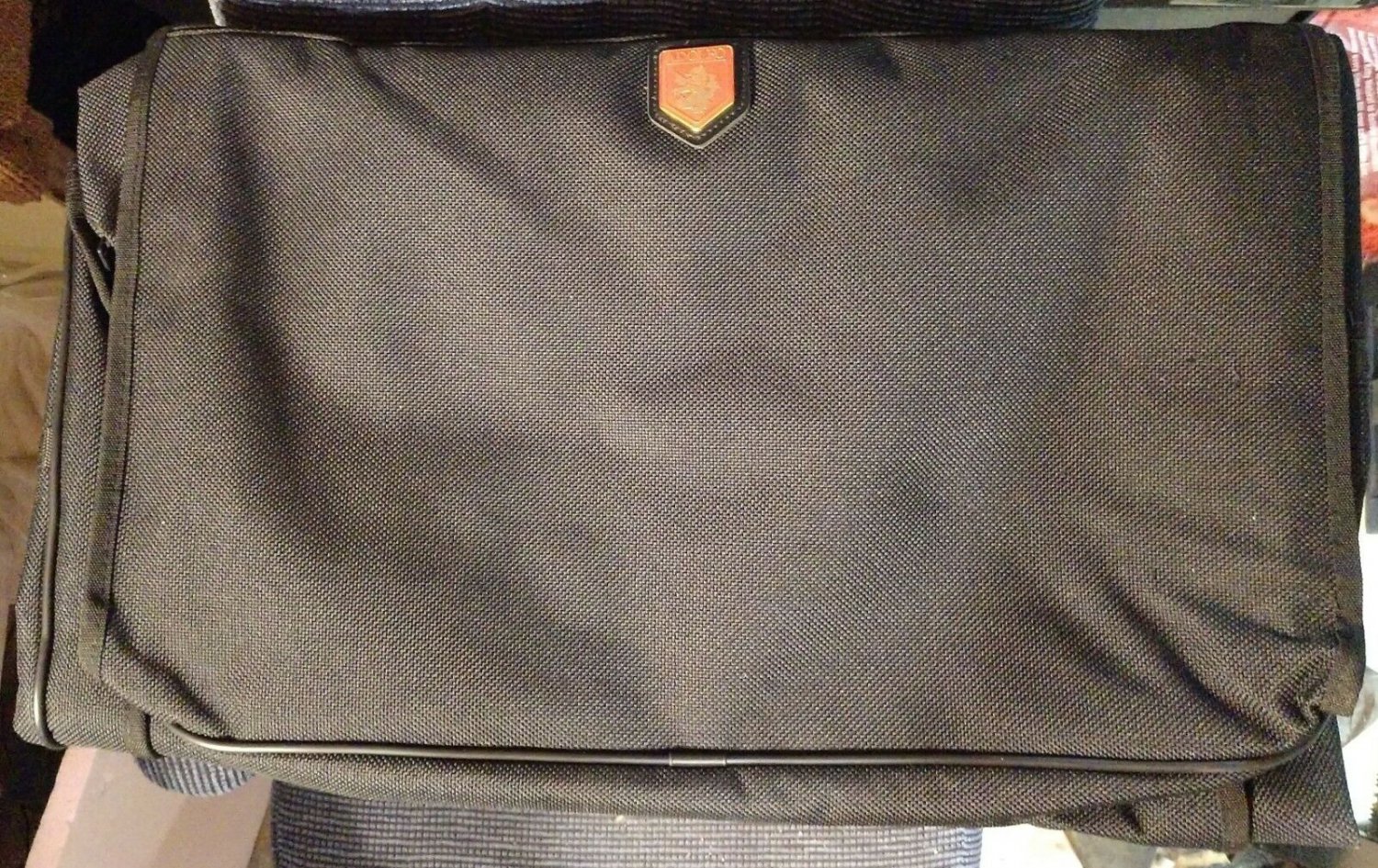 NEW NWT BLACK ADOLFO LUGGAGE CARRYON OVERNIGHT BAG WITH HANGER