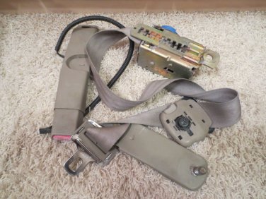 1996 PONTIAC SUNFIRE 4 DOOR SEDAN RECEIVER & RETRACTOR SEAT BELT FRONT PASSENGER