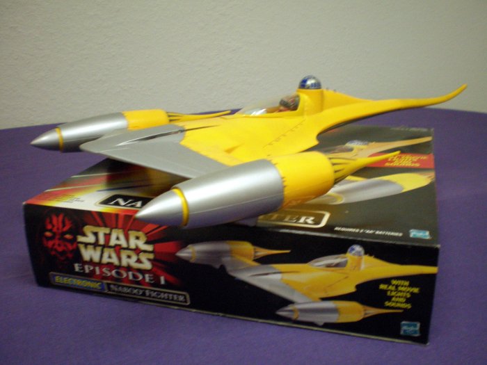 STAR WARS ELECTRONIC NABOO FIGHTER # 84099, 8.5 VF +