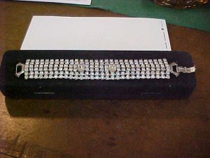 ELEGANT WEISS CLEAR RHINESTONE 7 1/4" BRACELET