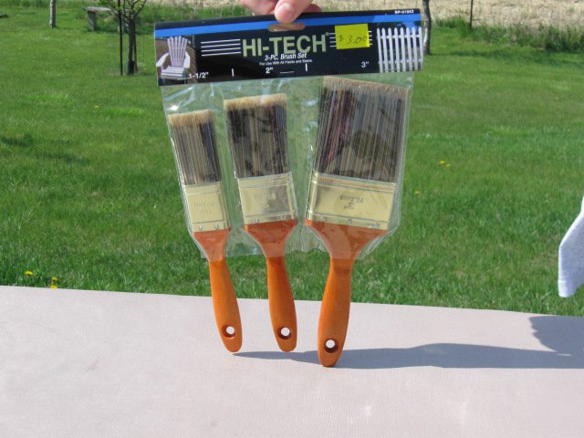 HI-TECH 3 piece paint brush set  NEW IN PACKAGE 1 1/2, 2, & 3 inch width Wood handles