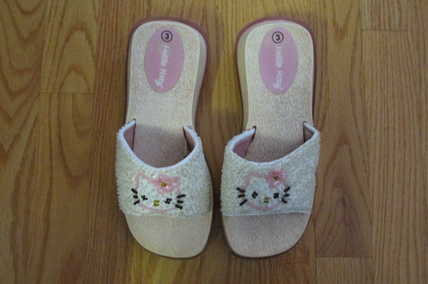 HELLO KITTY GIRL'S SIZE 3 SHOES WHITE IRIDESCENT & PINK SEQUINS & BEADS SANDALS SLIDES