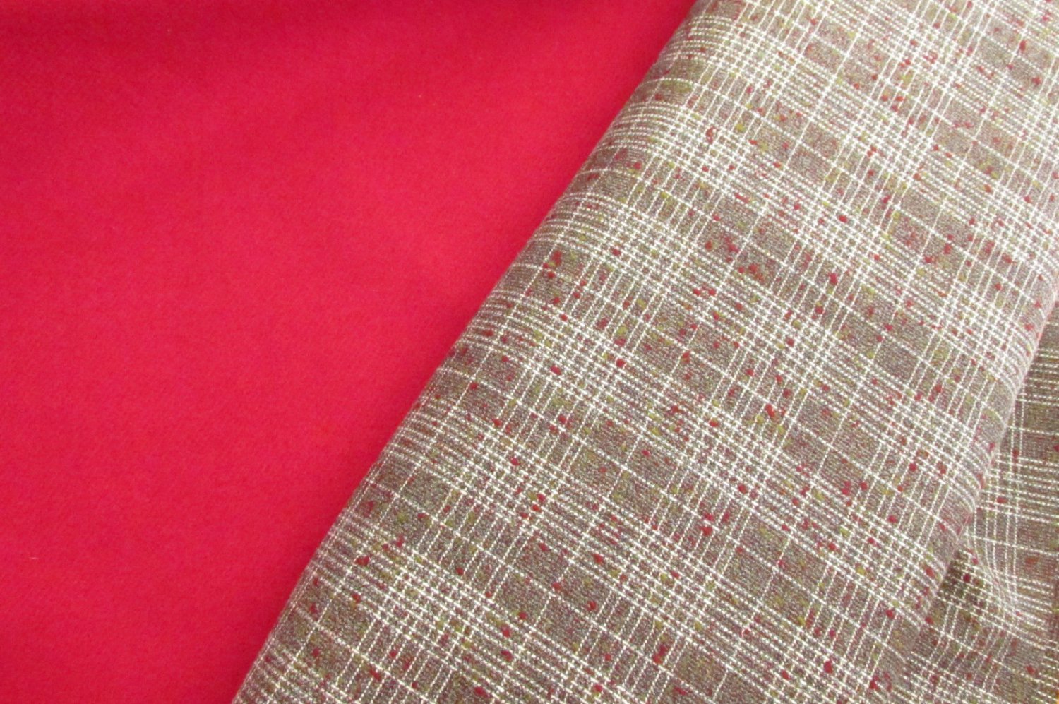 FABRIC WOOL BLEND WOOL, ACRYLIC, POLYESTER GRAY, WHITE PLAID CRANBERRY