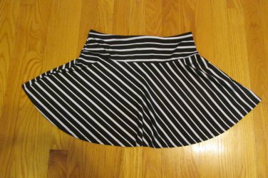 JOEY B WOMEN'S SIZE M SKIRT BLACK & WHITE STRIPE SWIM GYMNASTICS