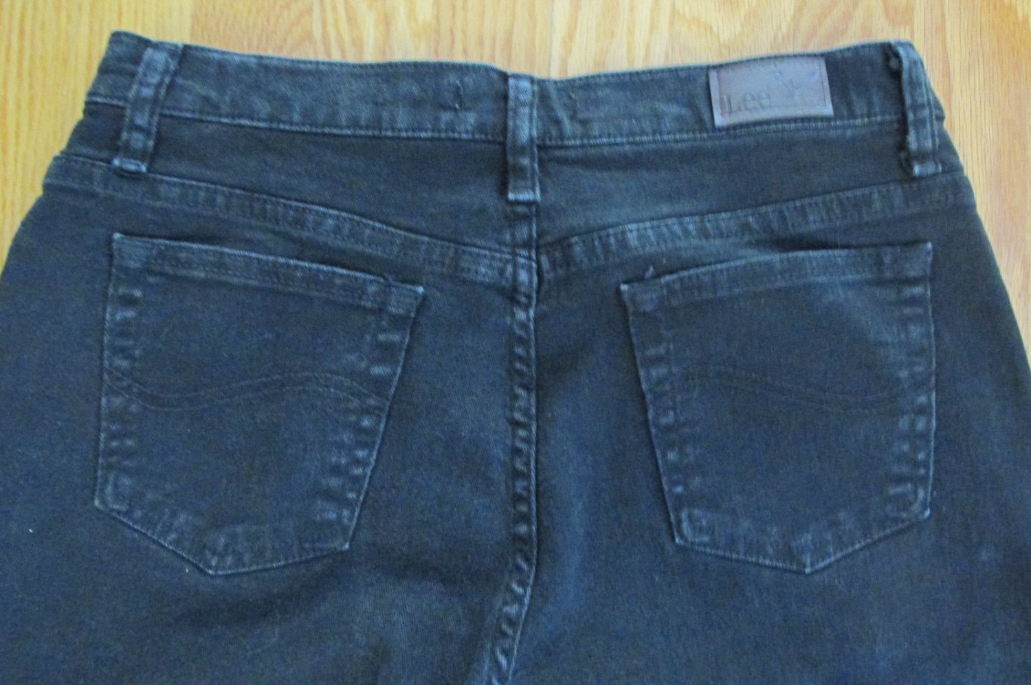 LEE WOMEN'S SIZE 10 LONG JEANS BLACK DENIM RELAXED WAIST STRAIGHT LEGS