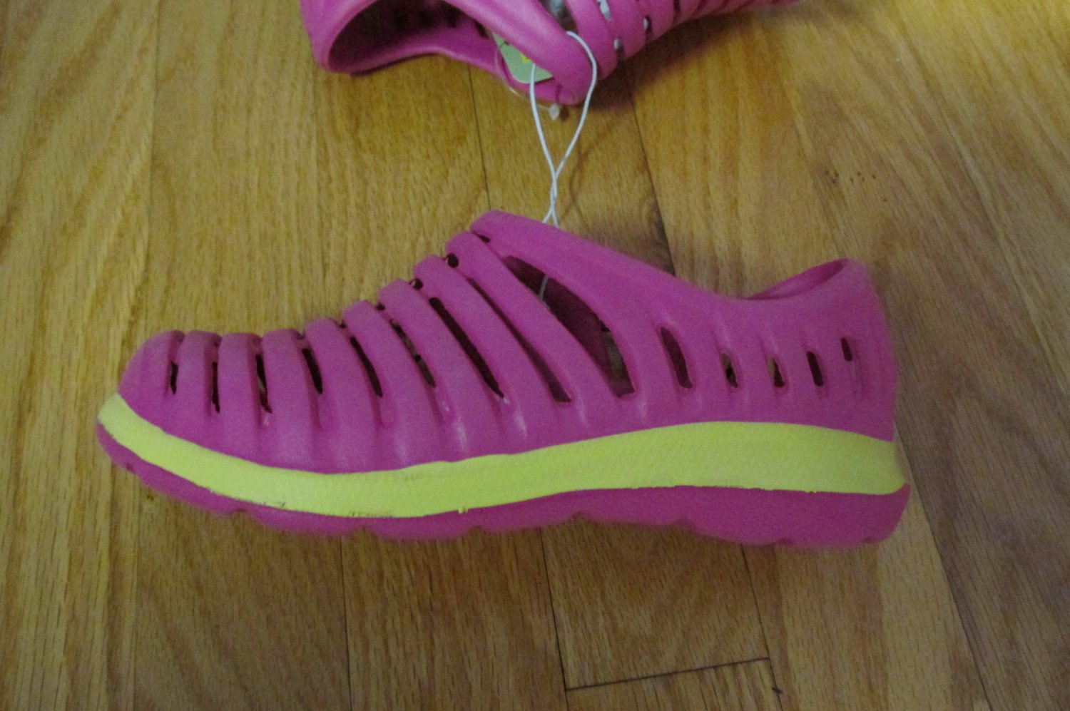 COPPERTONE GIRL�S SIZE L (2 3) SHOES PINK, YELLOW FLATS COPPERTONE GIRL�S SIZE L (2 3) SHOES PINK, YELLOW FLATS