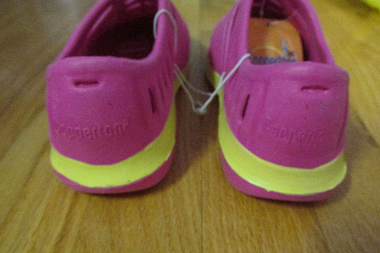 COPPERTONE GIRL�S SIZE L (2 3) SHOES PINK, YELLOW FLATS COPPERTONE GIRL�S SIZE L (2 3) SHOES PINK, YELLOW FLATS