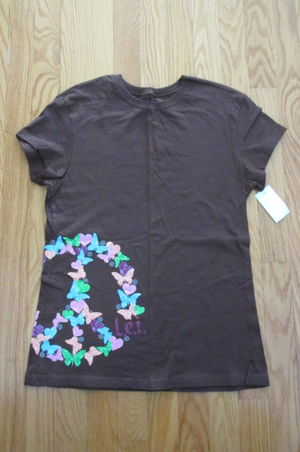 lei WOMEN'S JUNIORS SIZE M ( 7 / 9) T-SHIRT BROWN W/ PEACE, HEARTS GRAPHIC NWT