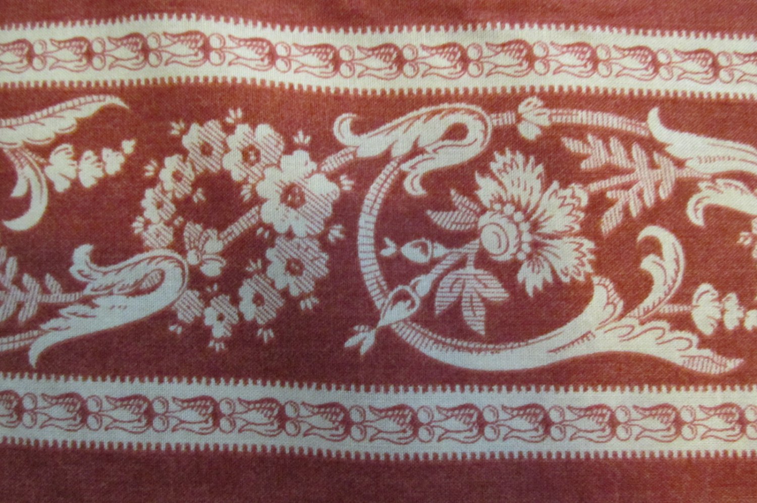 ABS FABRIC RED, & IVORY WALLPAPER STRIPE 100% COTTON FABRIC 4 PILLOWCASE DRESS OR CURTAINS NEW