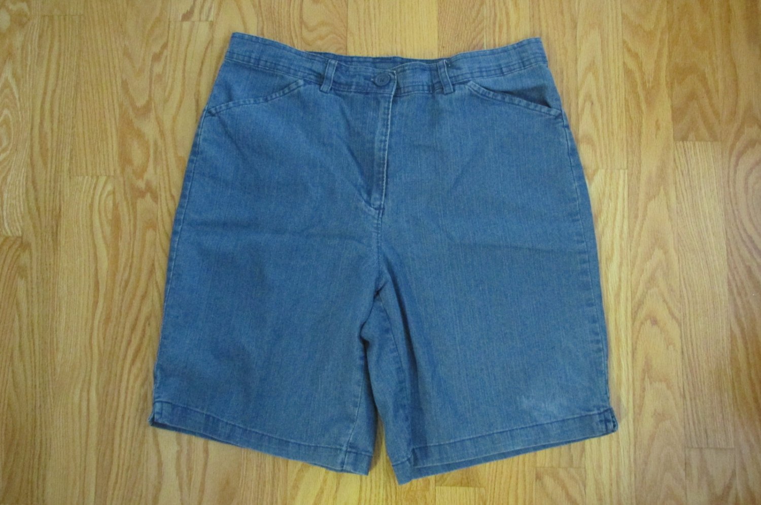 WHITE STAG WOMEN'S SIZE 8 10 ? SHORTS MED. BLUE SLUB DENIM METRO ...