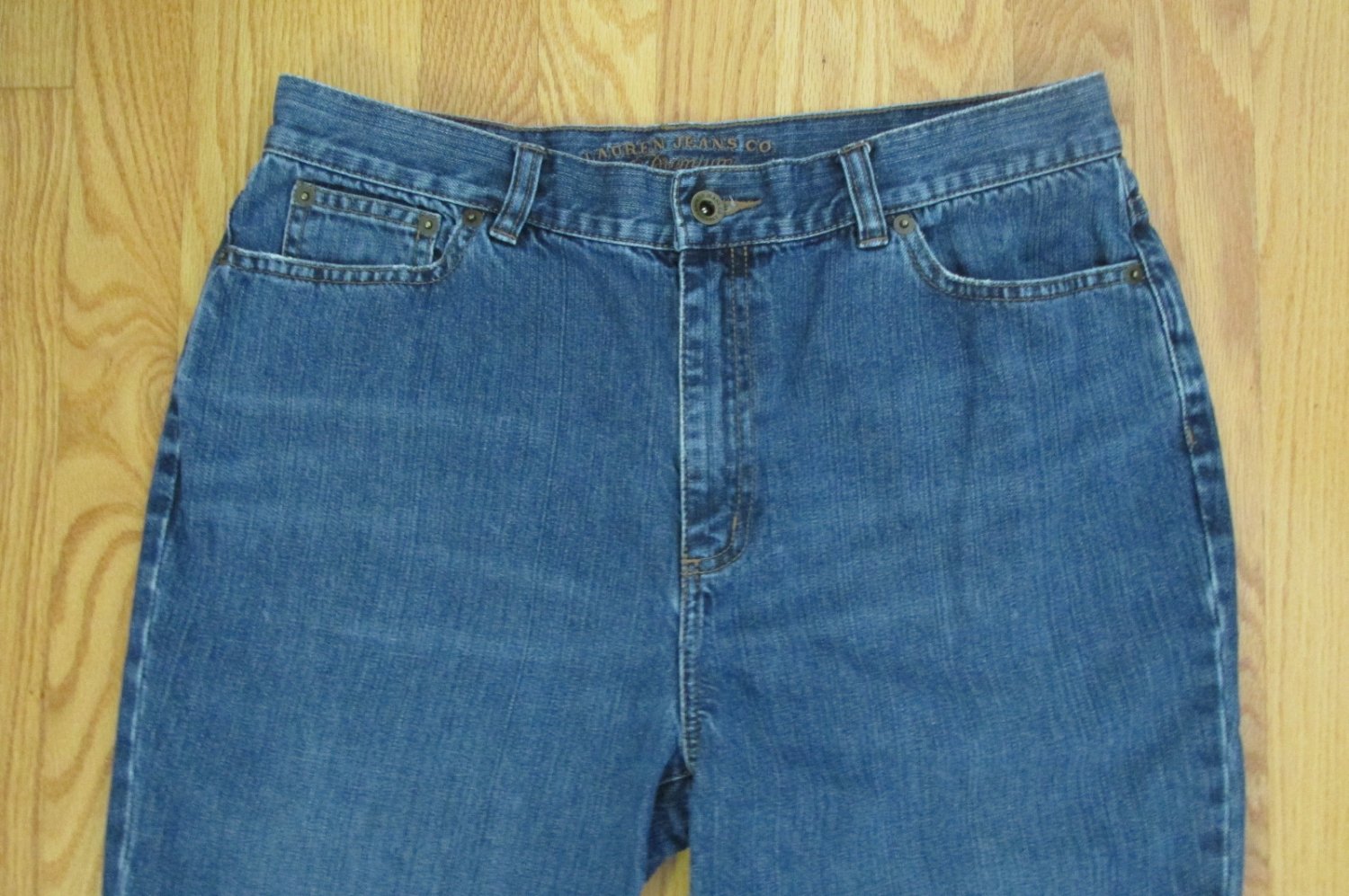 LAUREN JEANS CO. WOMEN'S SIZE 10 JEANS PREMIUM MED BLUE SLUB DENIM ...