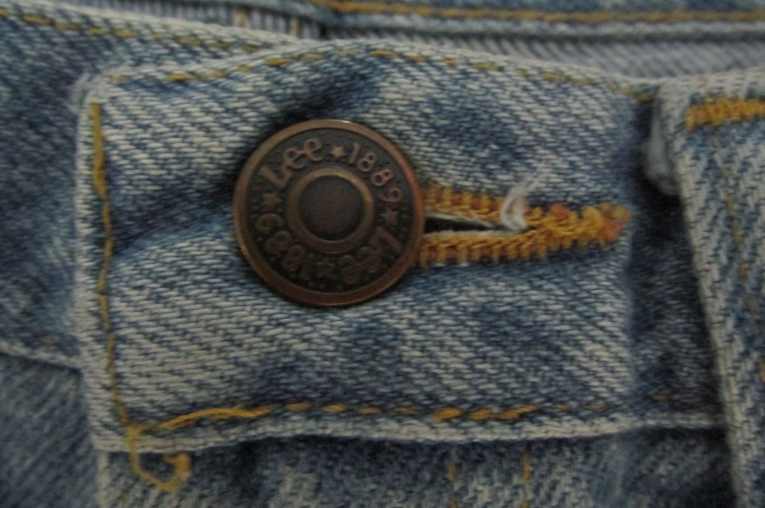 LEE 1889 MEN'S SIZE 29 X 29 1/2 JEANS LIGHT BLUE STONE WASHED 90'S