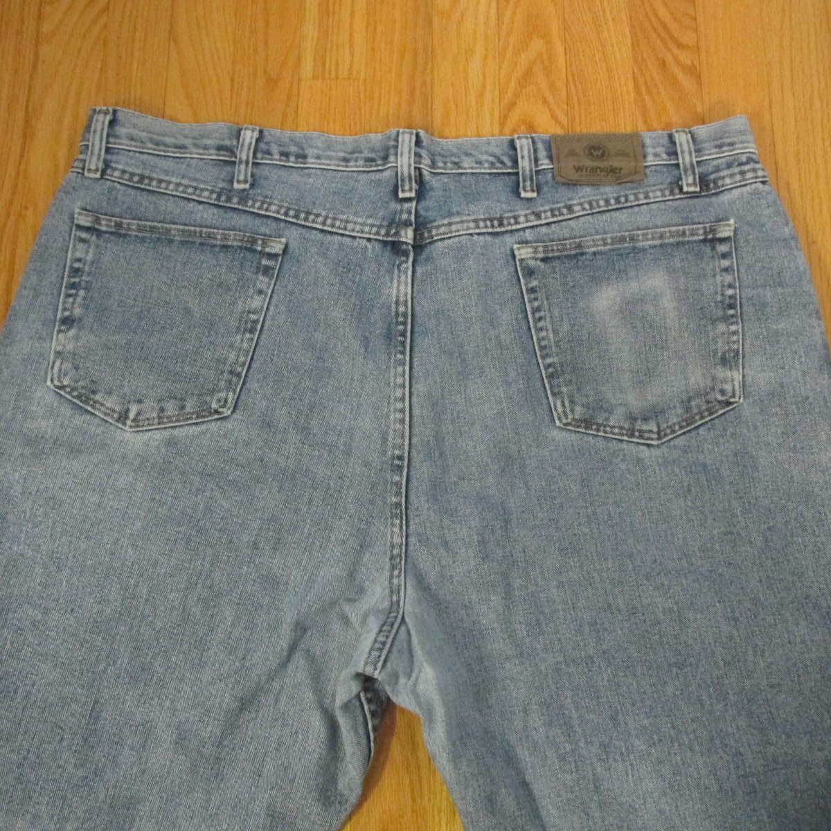 WRANGLER MEN'S SIZE 44 (45) X 32 JEANS MED BLUE STONE WASHED STRAIGHT ...