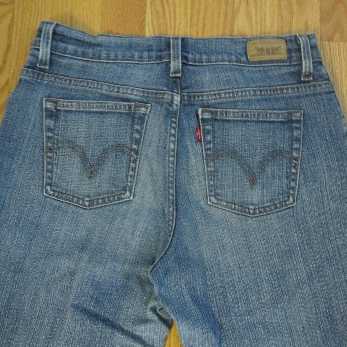 LEVI'S 550 WOMEN'S SIZE 6 M JEANS MED. BLUE DENIM RELAXED BOOT CUT ...