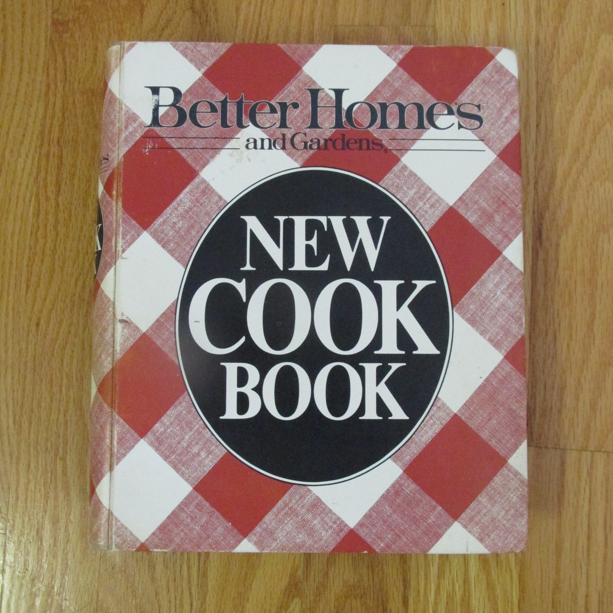 BETTER HOMES AND GARDENS NEW COOK BOOK 5 RING BINDER 1981 ISBN 0-696