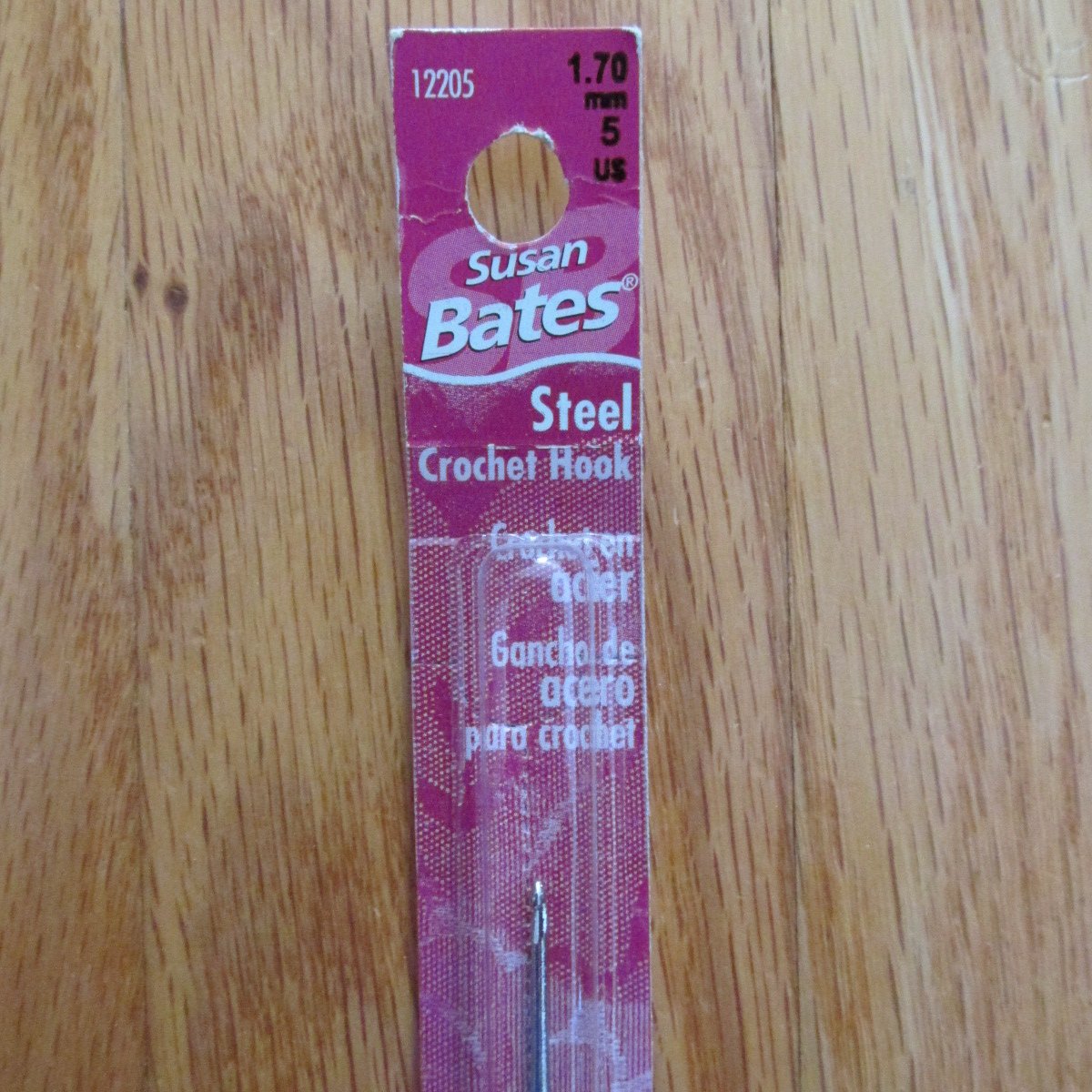 SUSAN BATES CROCHET HOOK SIZE 1.70 MM, 5 US STEELITE STEEL SILVER COLOR NEW