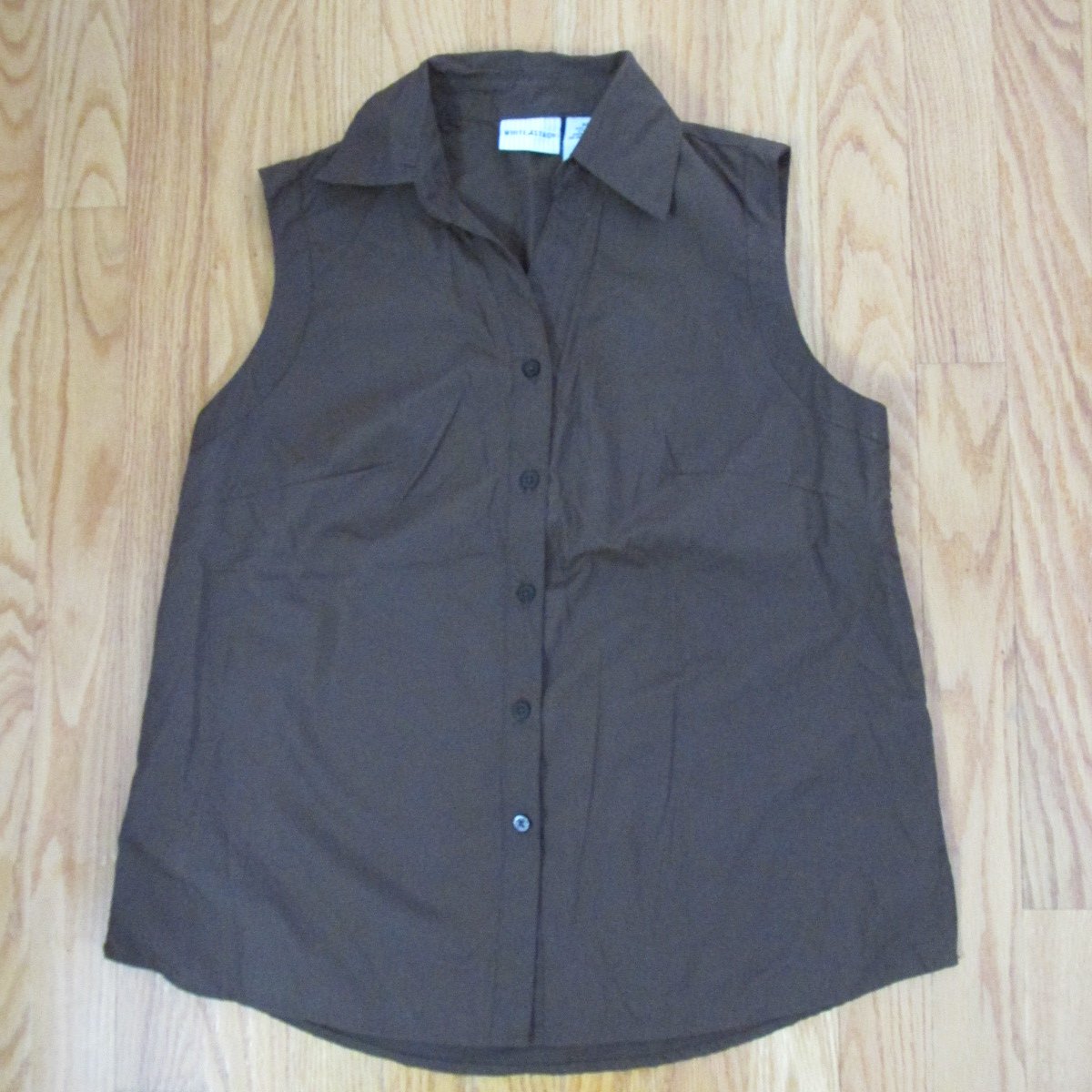 WHITE STAG WOMEN'S SIZE S (4 / 6) SHIRT BROWN BUTTON DOWN SLEEVELESS TOP EASY CARE NWT
