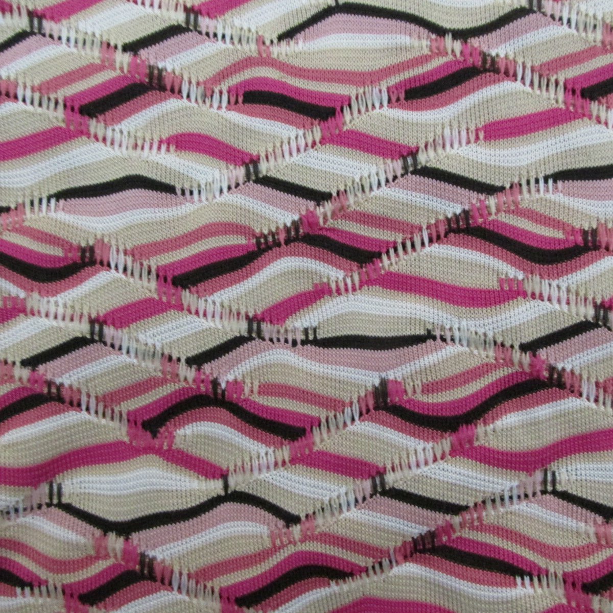 ONLY NINE WOMEN'S SIZE M P ROUND NECK TOP TAN PINK GEOMETRIC 3/4 SLEEVE SHIRT