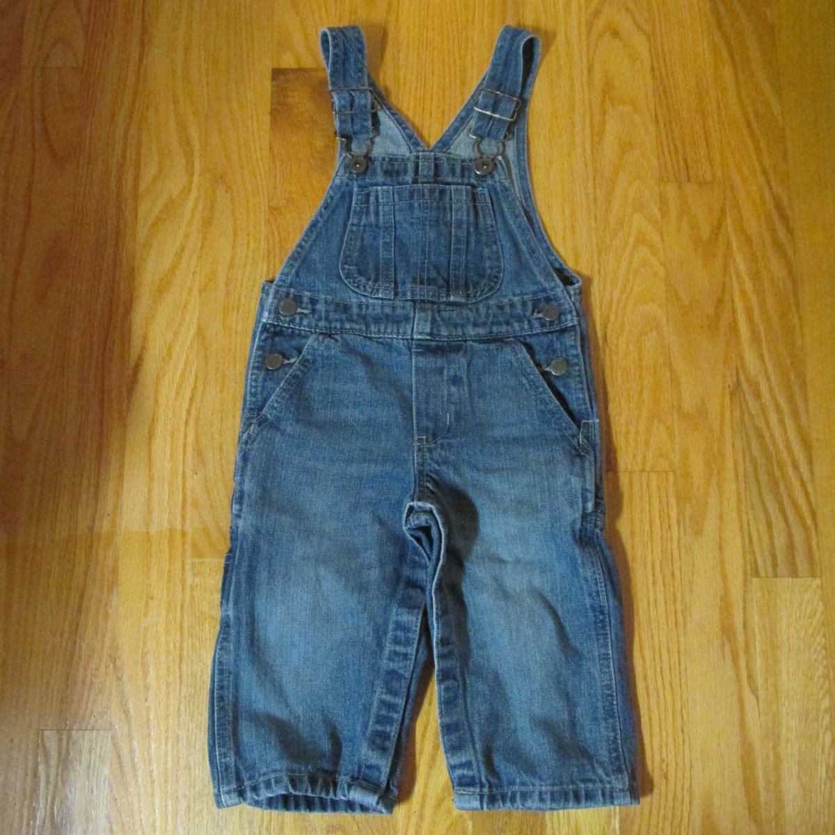 GENUINE KIDS OSHKOSH BOY'S SIZE 18 mo. OVERALLS BLUE BIBS SNAP CROTCH