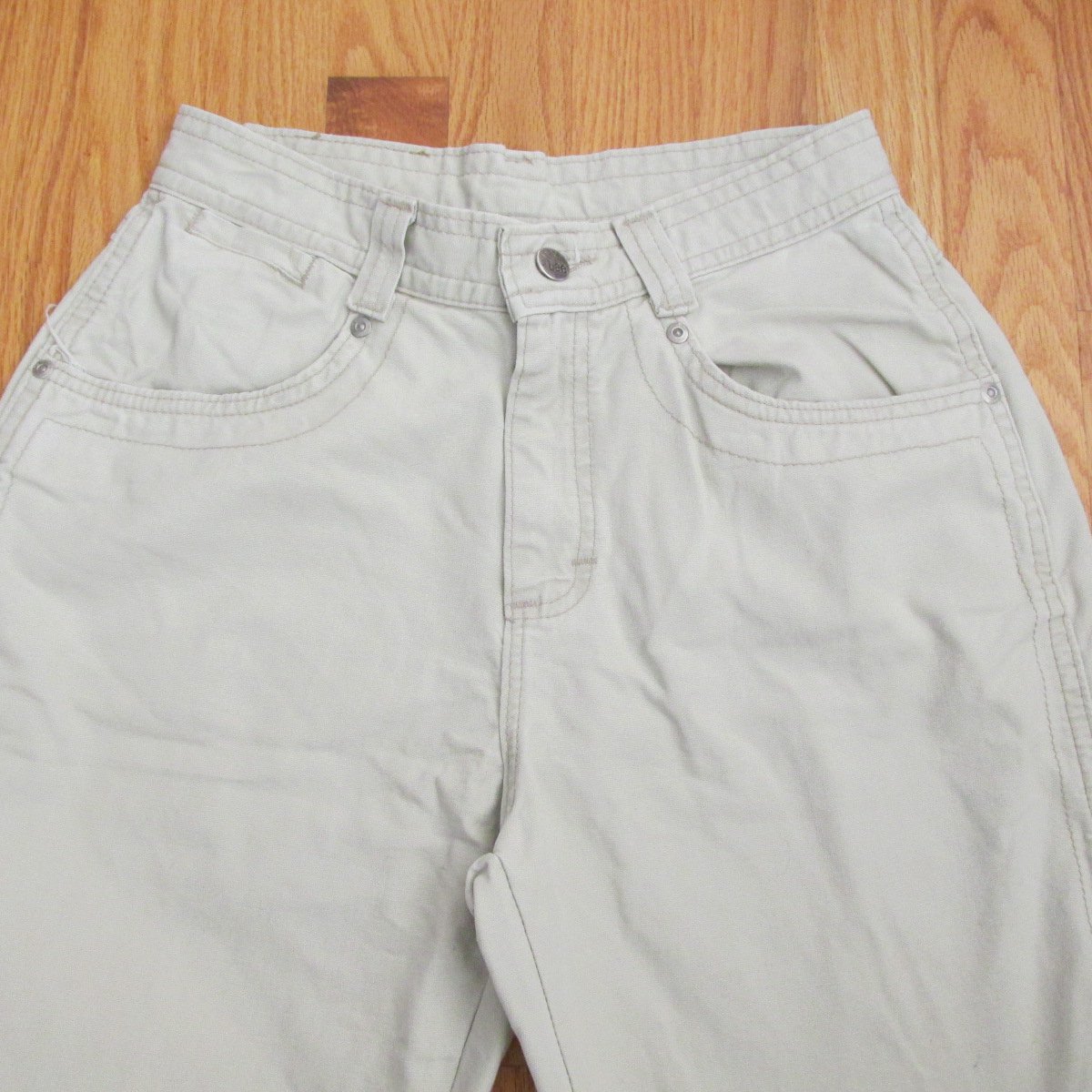 RIVETED LEE WOMEN'S SIZE 8 P CAPRIS BEIGE TAN CROPPED PANTS