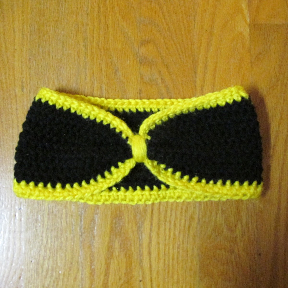 JEANIUS HEADBAND WOMEN'S BLACK & YELLOW HAWKEYES WINTER EAR WARMERS HANDMADE NEW