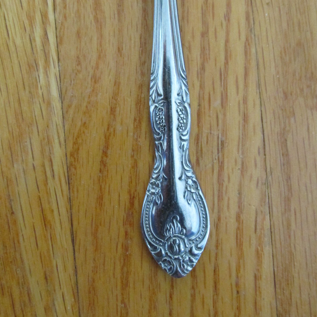 STAINLESS KOREA FLATWARE DINNER KNIFE UNKNOWN PATTERN SILVERWARE
