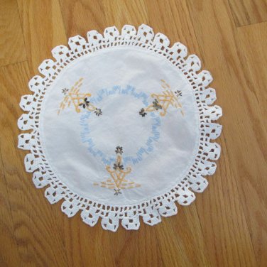 VINTAGE DOILY LOT EMBROIDERED CROCHETED